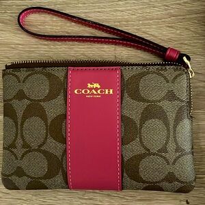 NWOT COACH signature wristlet clutch w/brown leather accents & gold logo 4”x6”